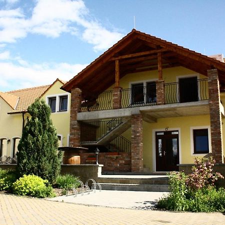 Penzion Siesta Valtice Exterior foto